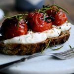 Bruschetta med tomat og rørt feta