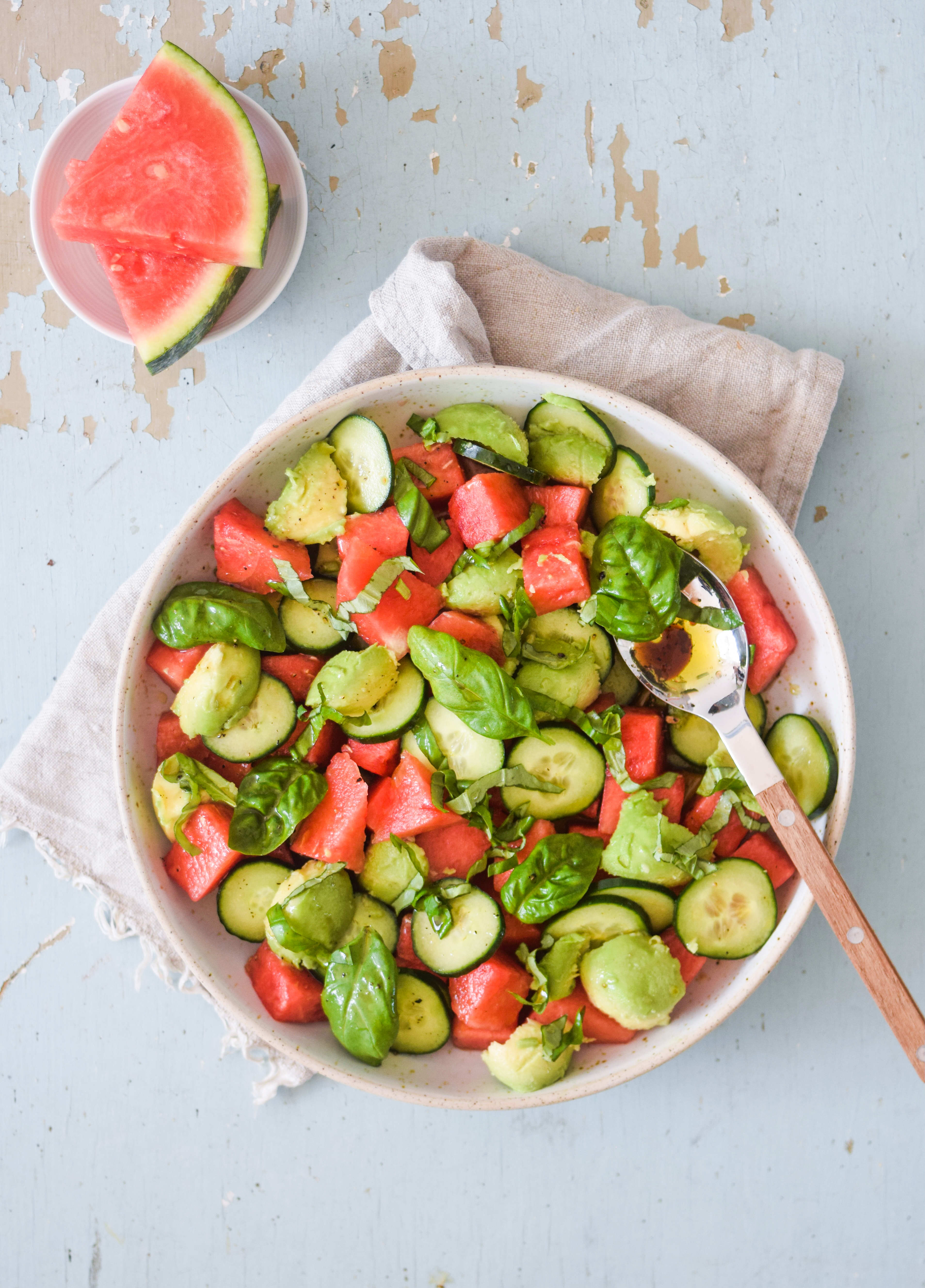 Salat agurk og frisk basilikum den skønneste dressing